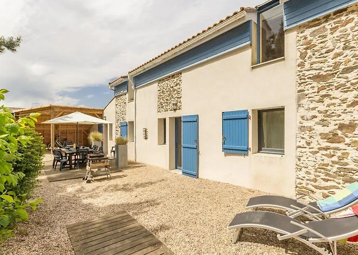 Дом отдыха Ancien Batiment De Ferme Renove Entre Nantes Et Pornic Avec Jardin Et Activites - Fr-1-306-1028 *